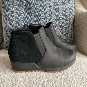 Sorel Evie II Chelsea Waterproof Boots~ size 8.5